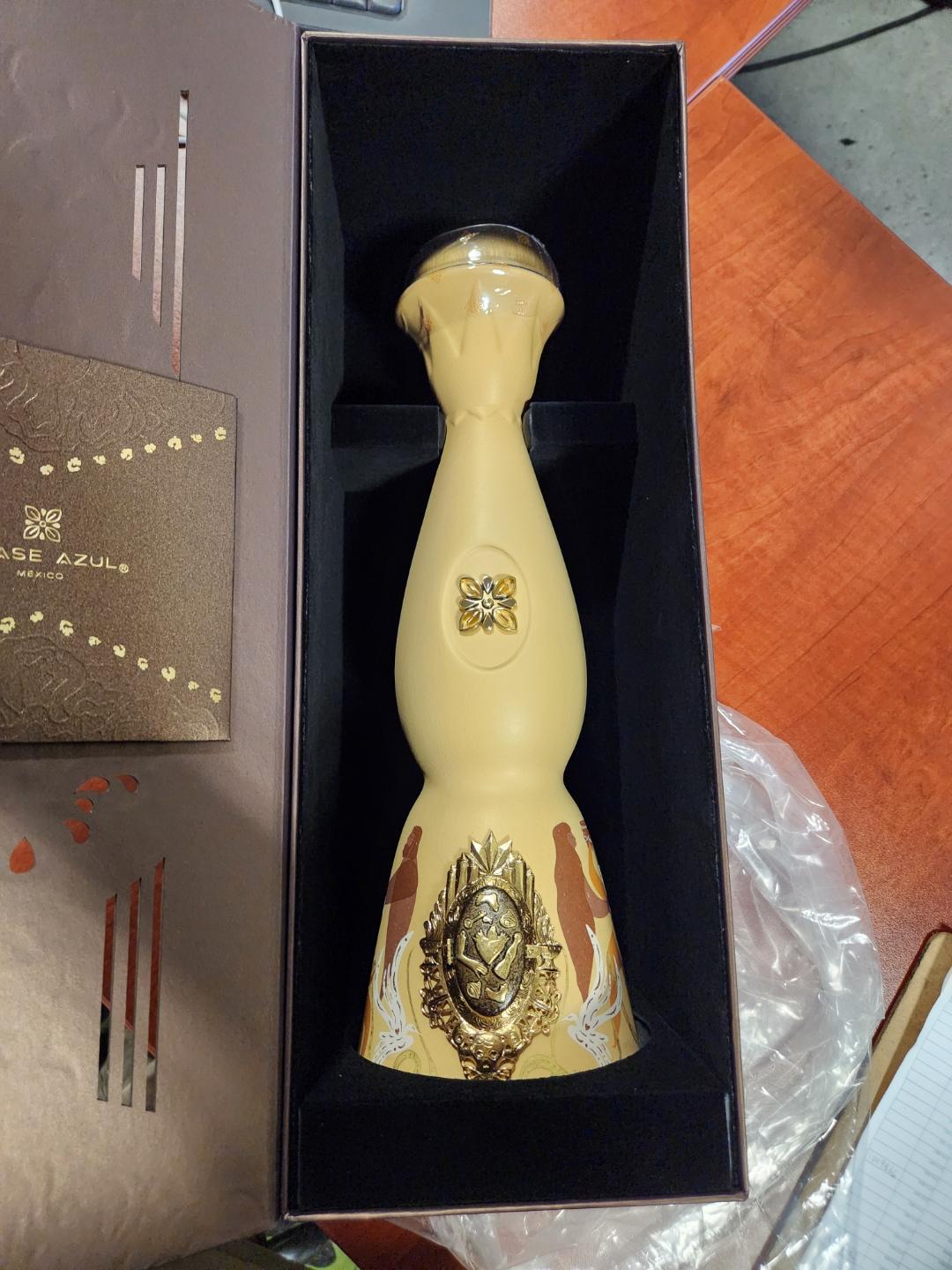 2025 Clase Azul Nuestros Recuerdos Dia de los Muertos  Tequila 750ml