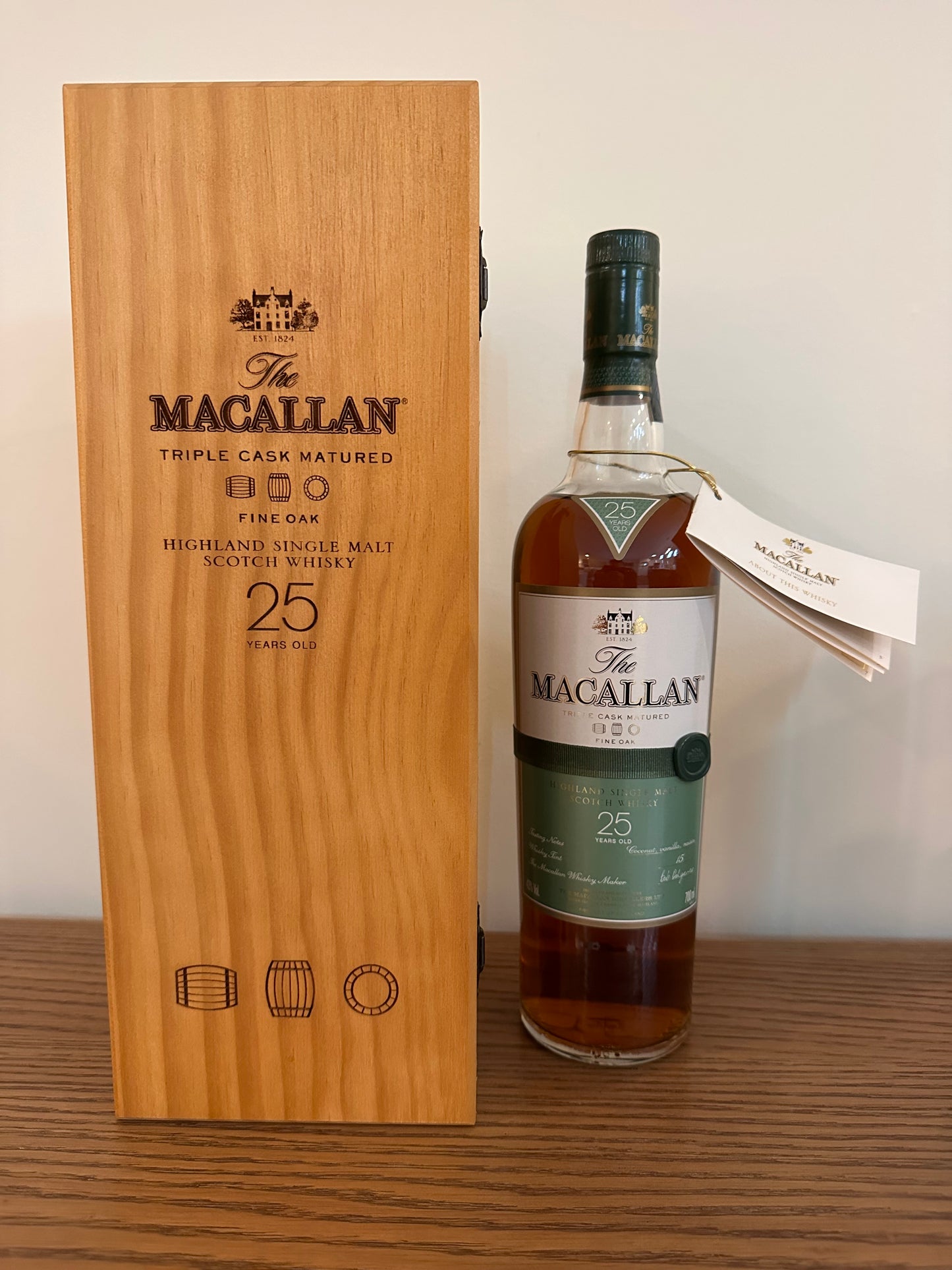 Macallan Fine Oak 25 Year Old Single Malt Scotch Whisky (Green Label, Wooden Box) 700ml