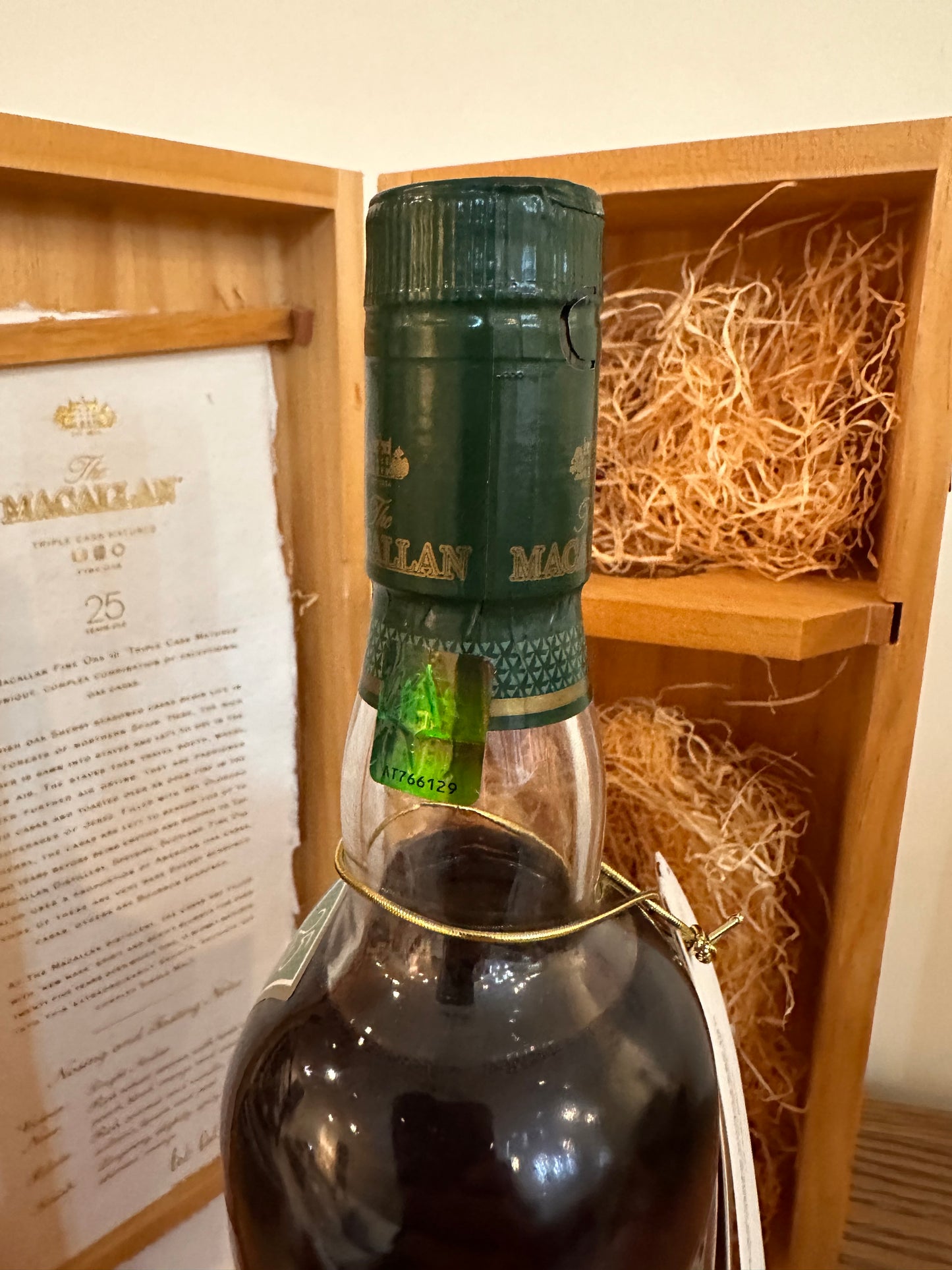 Macallan Fine Oak 25 Year Old Single Malt Scotch Whisky (Green Label, Wooden Box) 700ml
