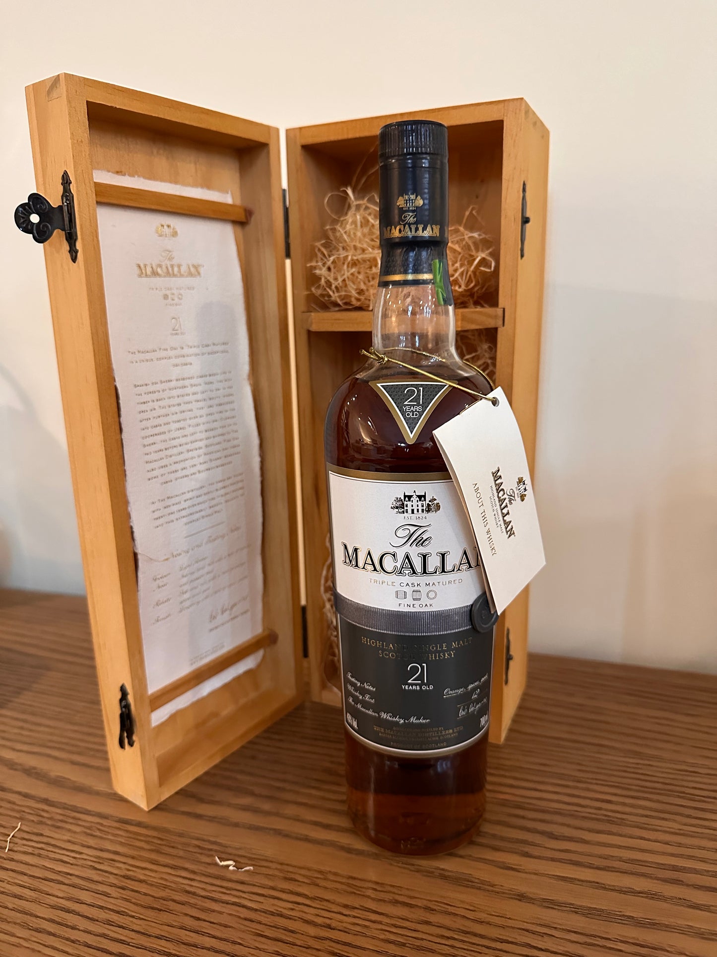 Macallan Fine Oak 21 Year Old Single Malt Scotch Whisky (Wooden Display Box) 700ml