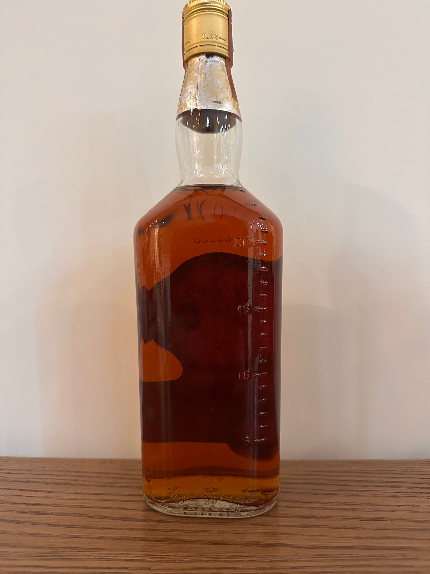 J.W. Dant Bourbon (1960s-1970s Release) 86 Proof Export 4/5 Quart