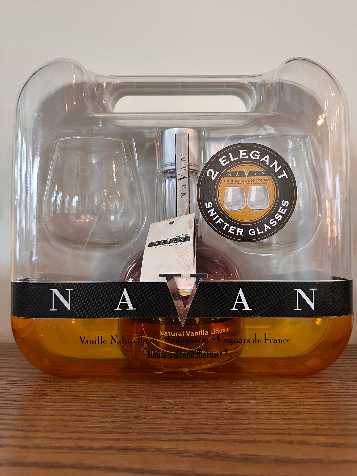 Grand Marnier Navan Natural Vanilla Liqueur 750ml Gift Set w/ Snifter Glasses