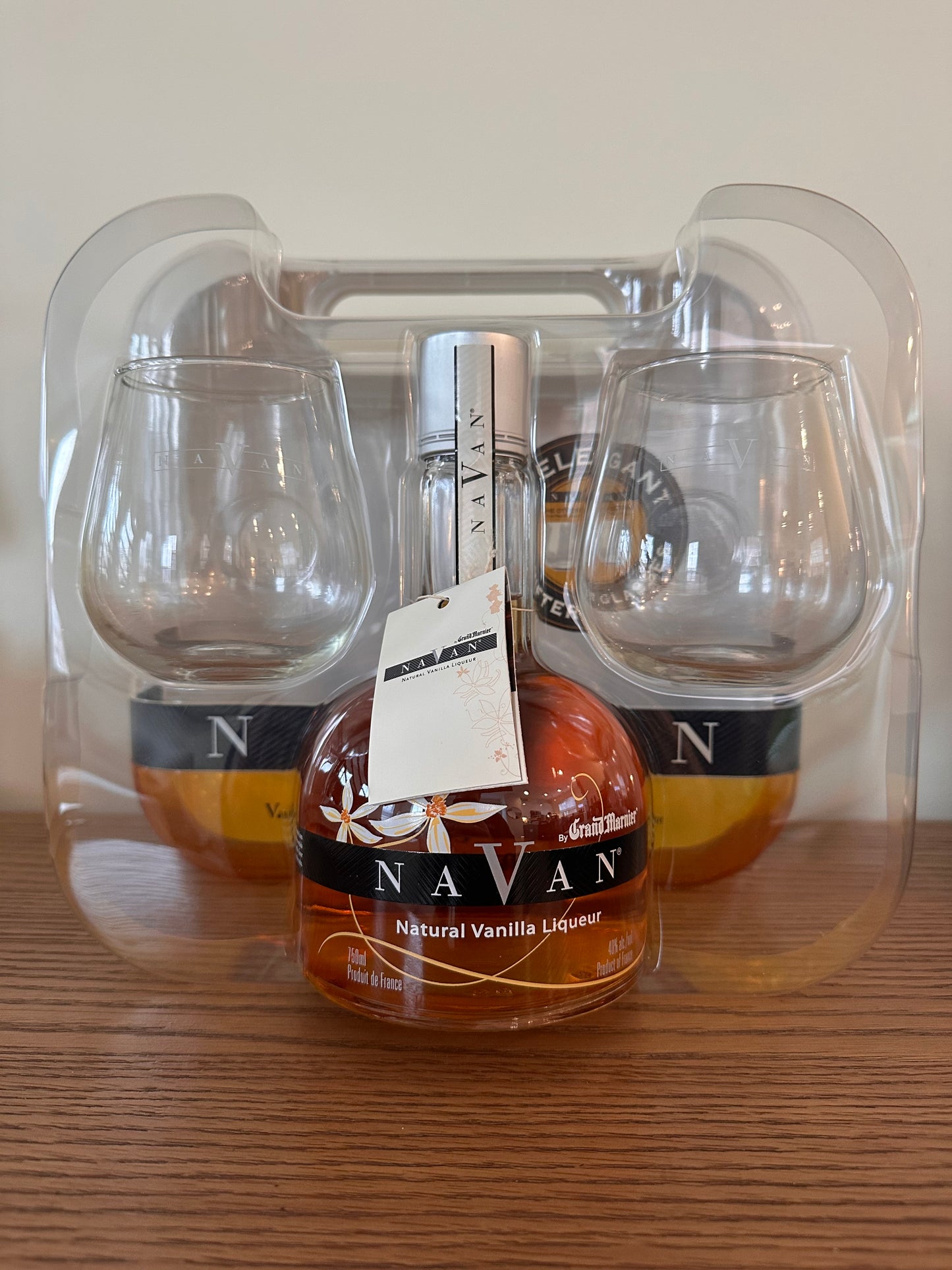 Grand Marnier Navan Natural Vanilla Liqueur 750ml Gift Set w/ Snifter Glasses