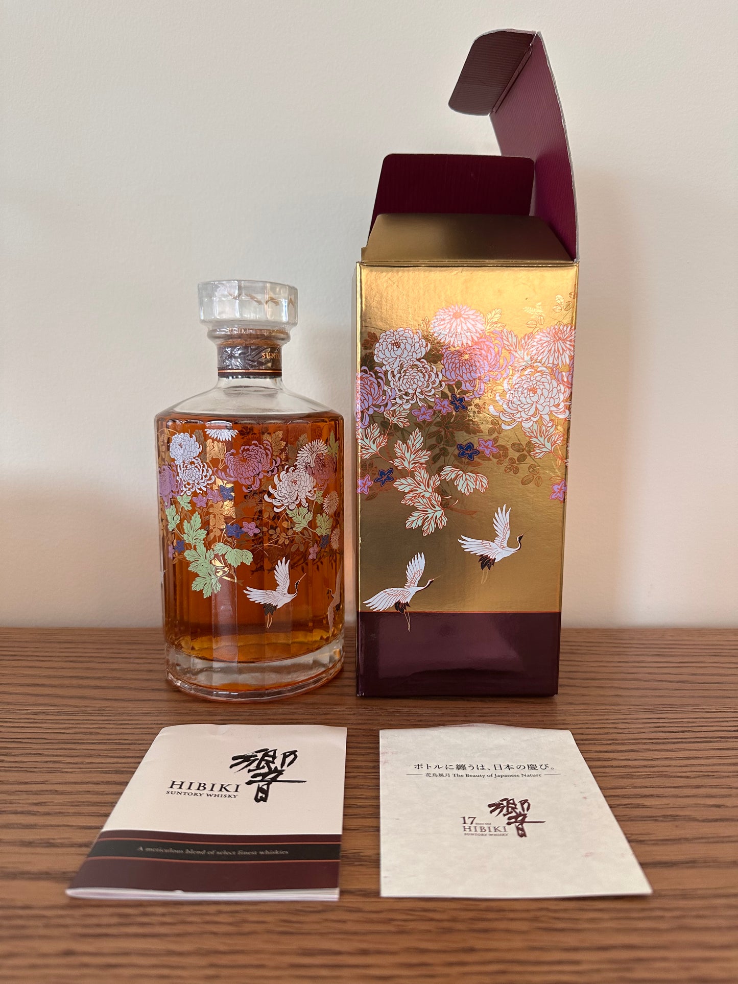Hibiki 17 Year Old Chrysanthemum & Crane